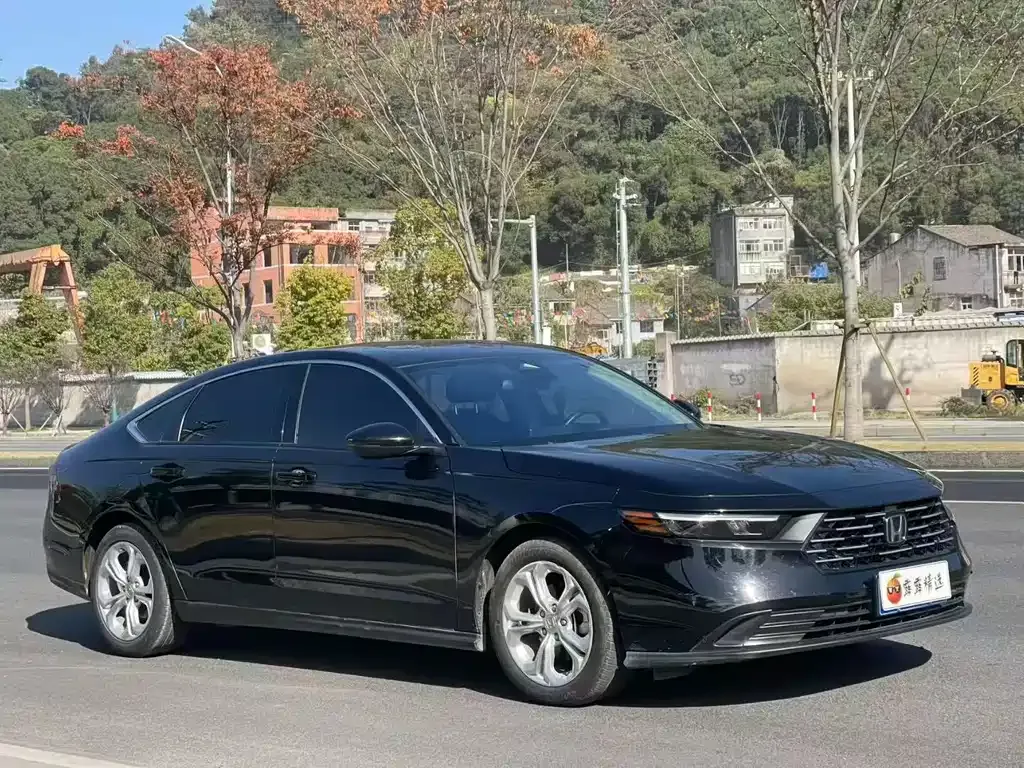 Honda Accord — фото 9