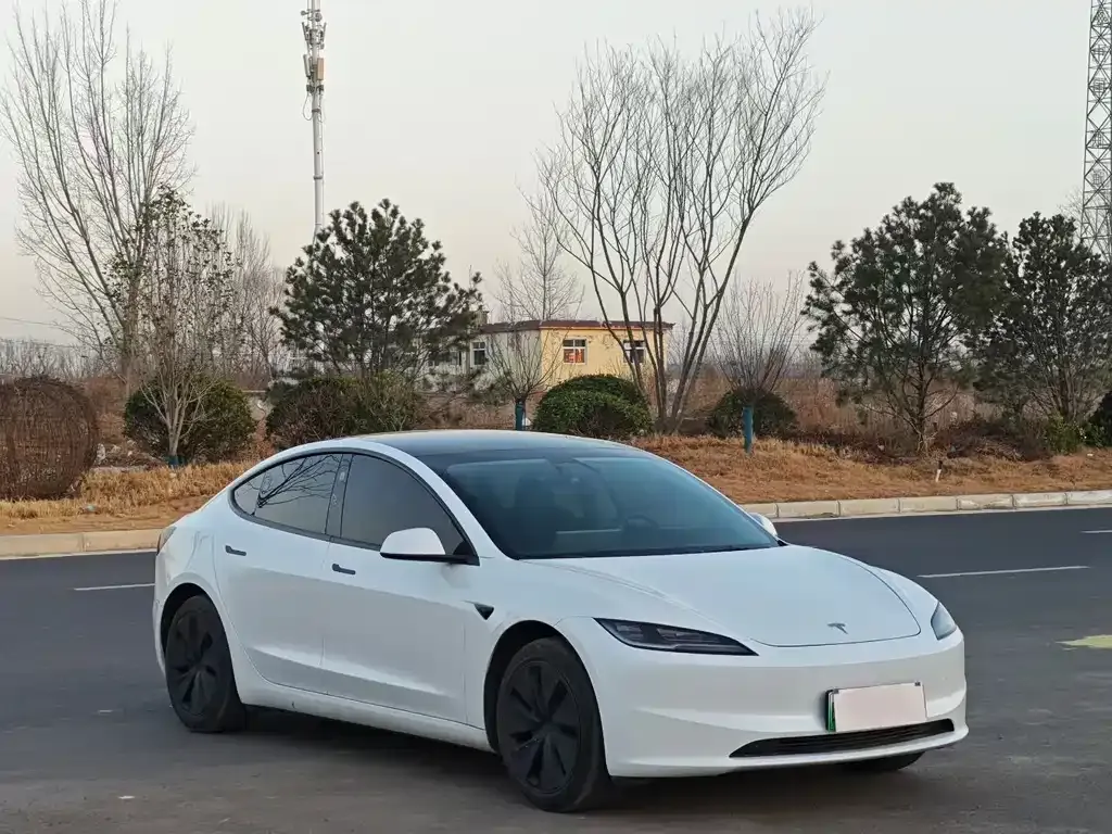 Tesla Model 3 — фото 8