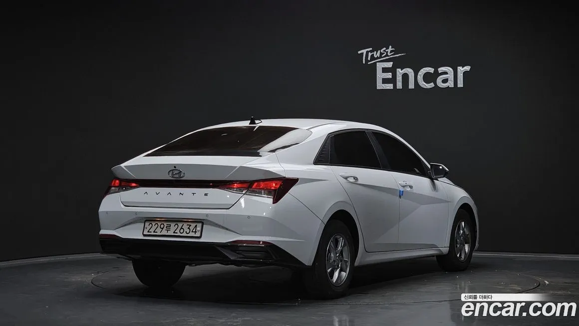 Hyundai AVANTE — фото 3