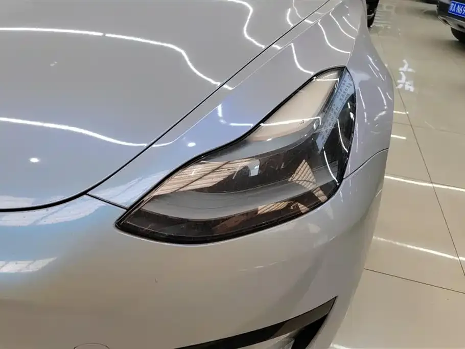 Tesla Model 3 — фото 2