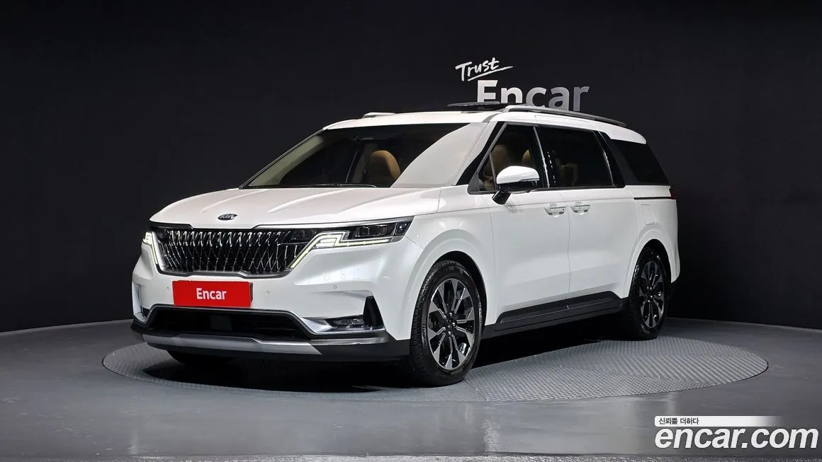 Kia Carnival — фото 1
