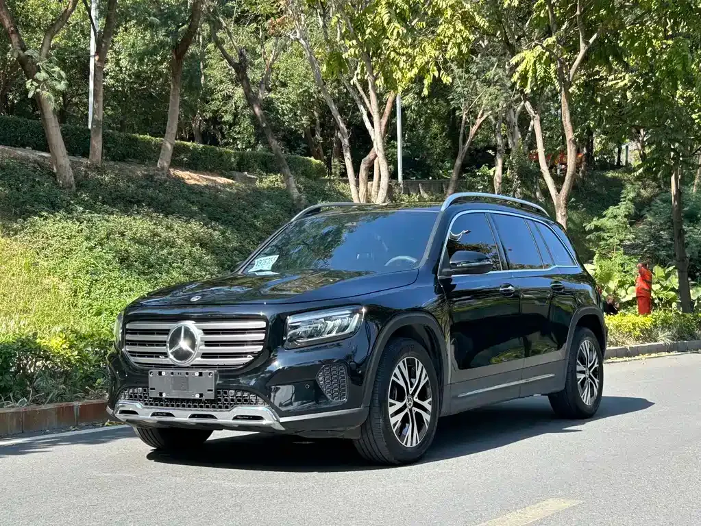 Mercedes-Benz GLB — фото 1