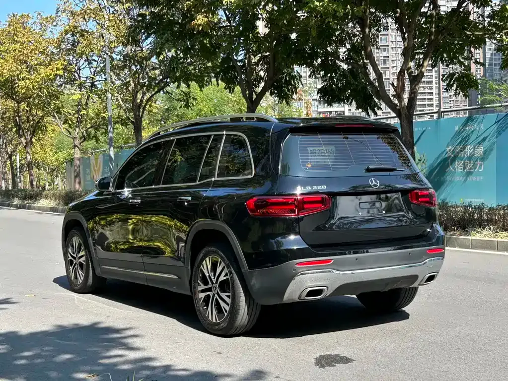 Mercedes-Benz GLB — фото 10