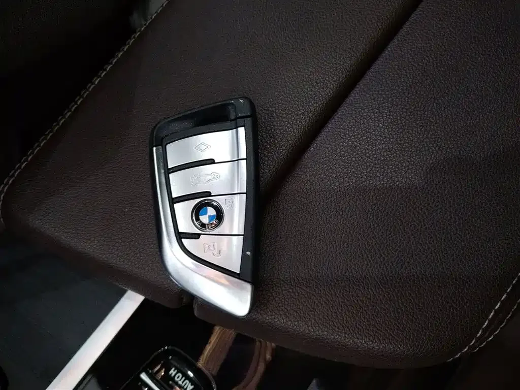 BMW 5 Series New Energy — фото 4