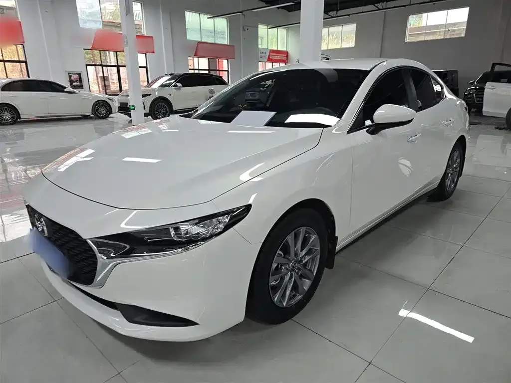 Mazda 3 Axela — фото 10