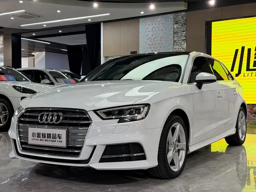 Audi A3 — фото 1