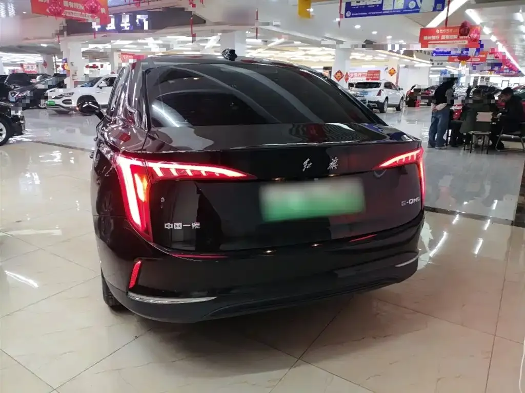 Hongqi E-QM5 — фото 5