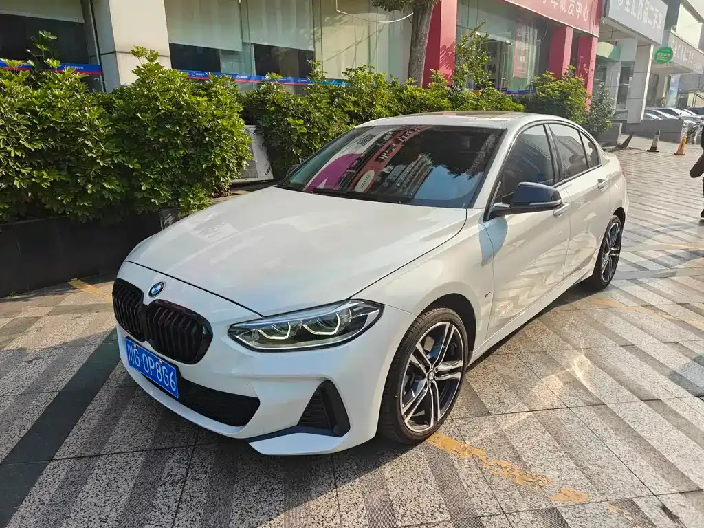 BMW 1 Series — фото 1