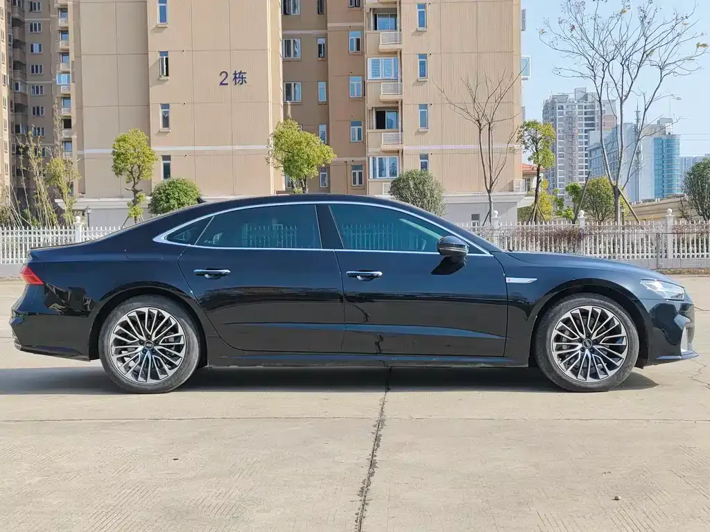 Audi A7L — фото 7