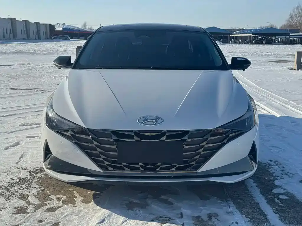 Hyundai Elantra — фото 8