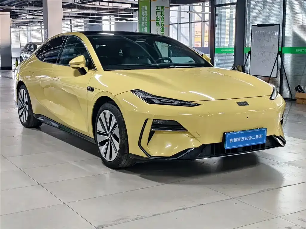 Geely Galaxy E8 — фото 10