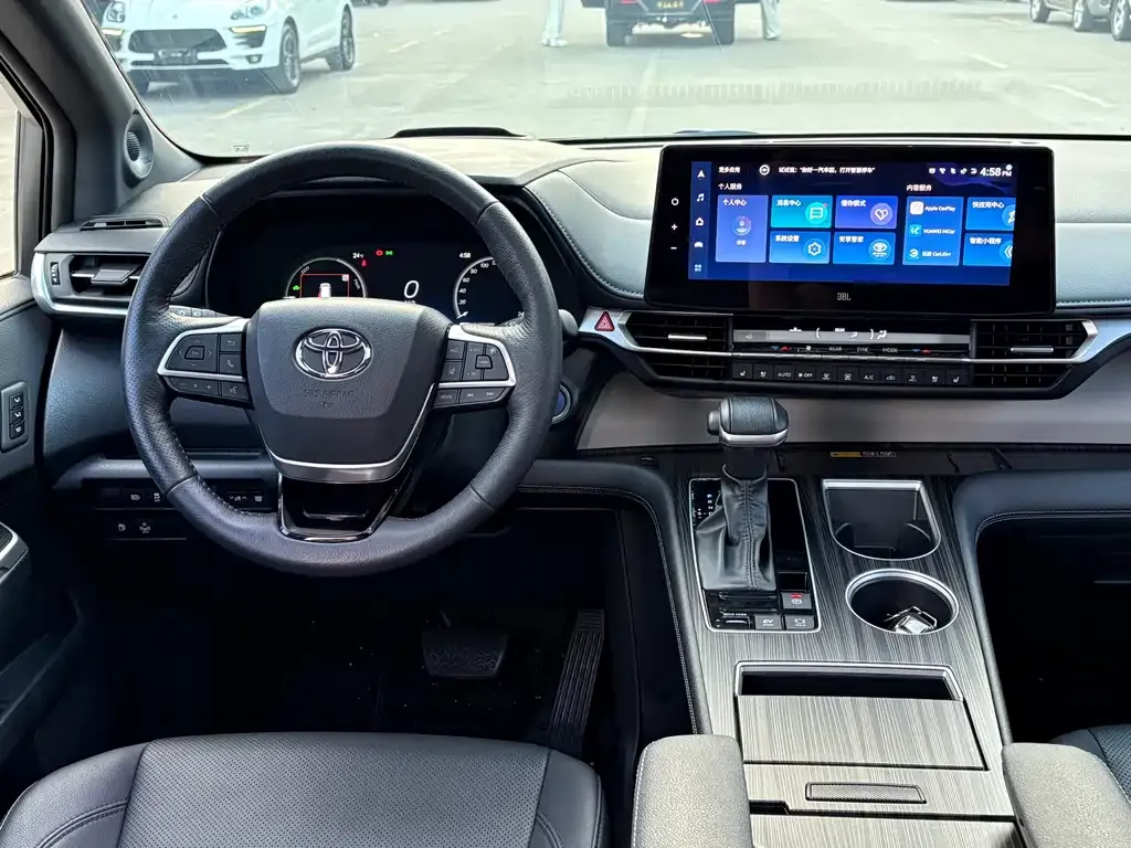 Toyota Granvia — фото 9
