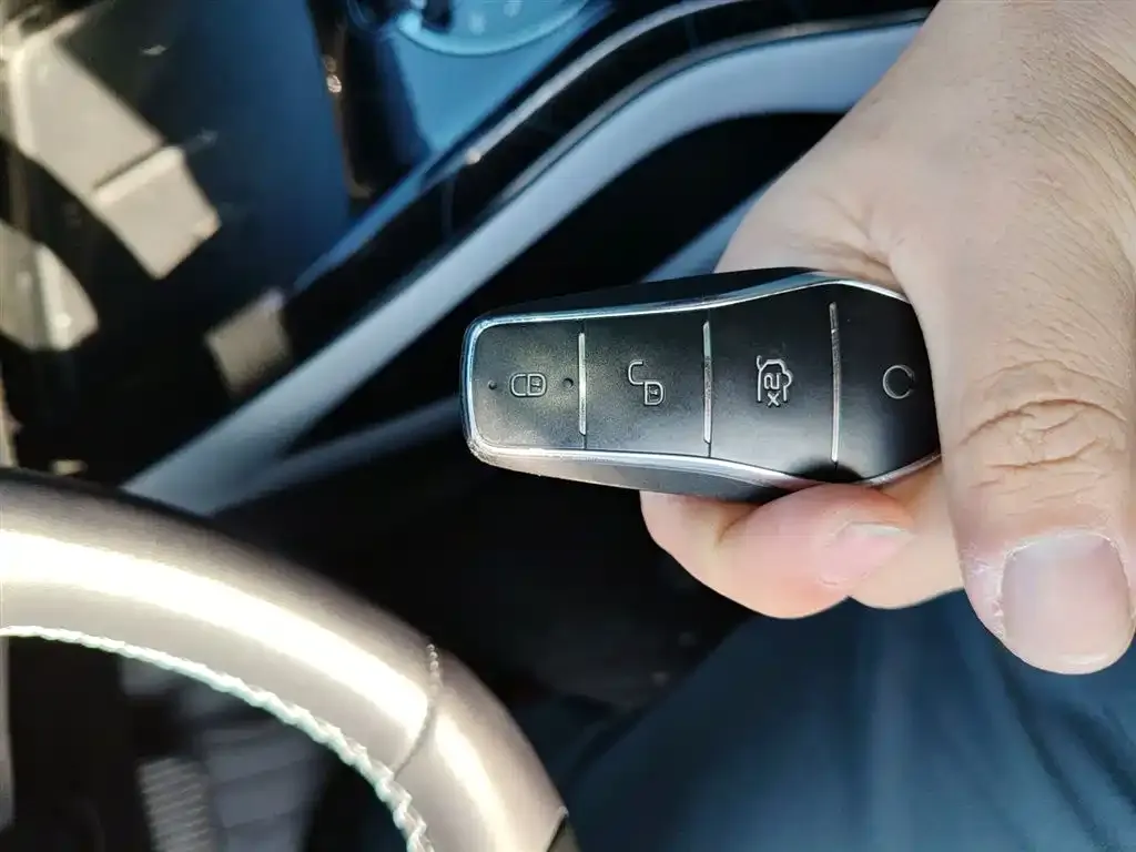 BYD Seal — фото 3