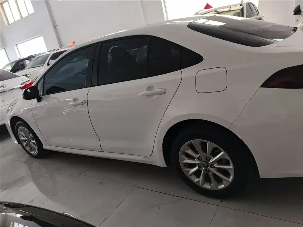 Toyota Corolla — фото 2
