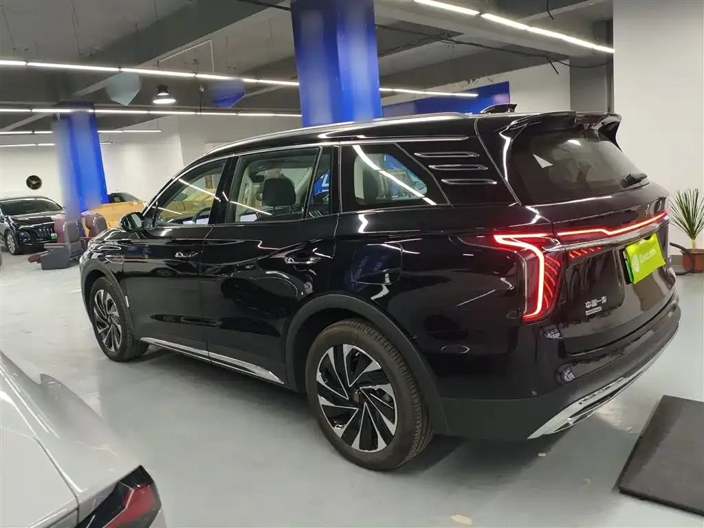 Hongqi HS7 PHEV — фото 3
