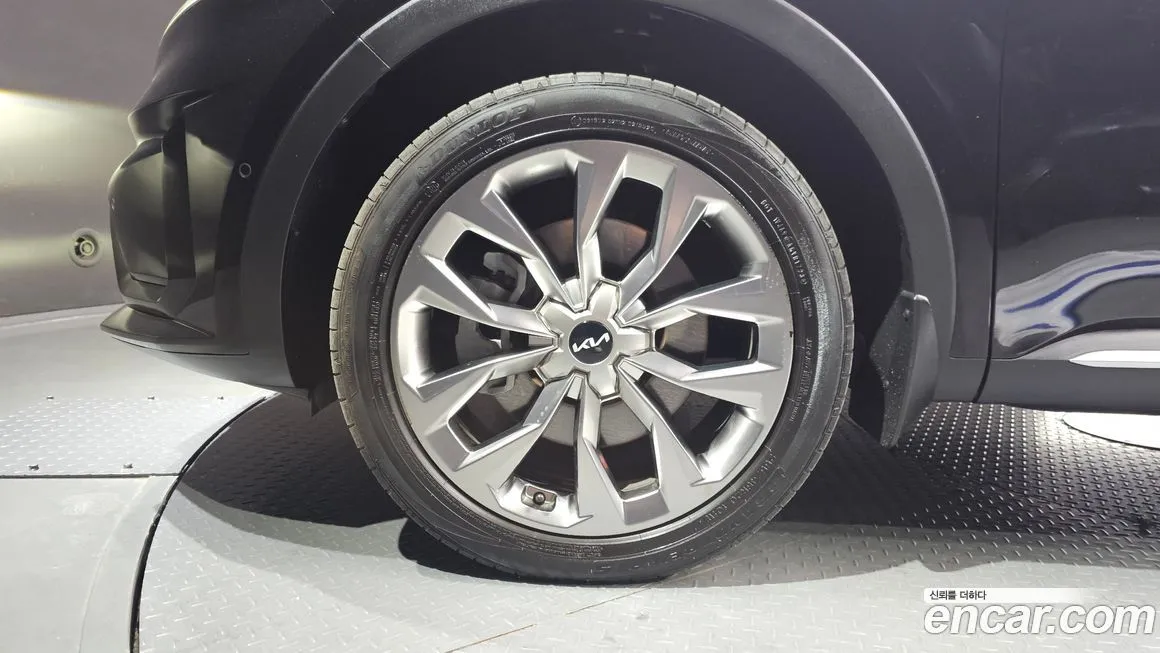 Kia Sorento — фото 6