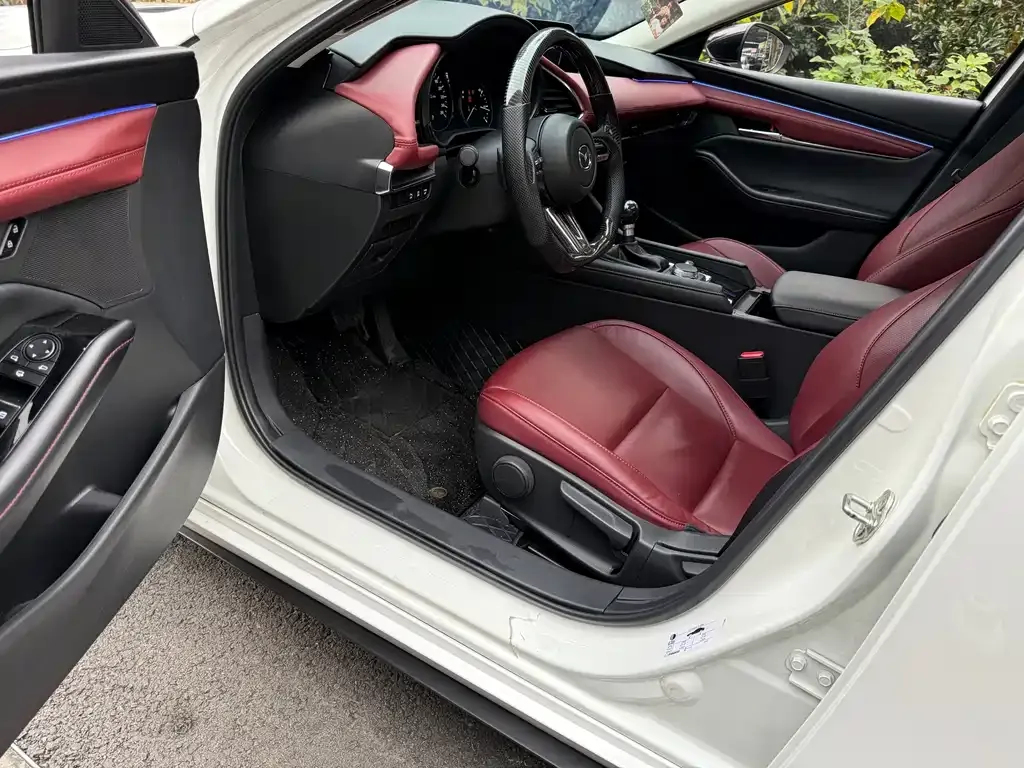 Mazda 3 Axela — фото 4
