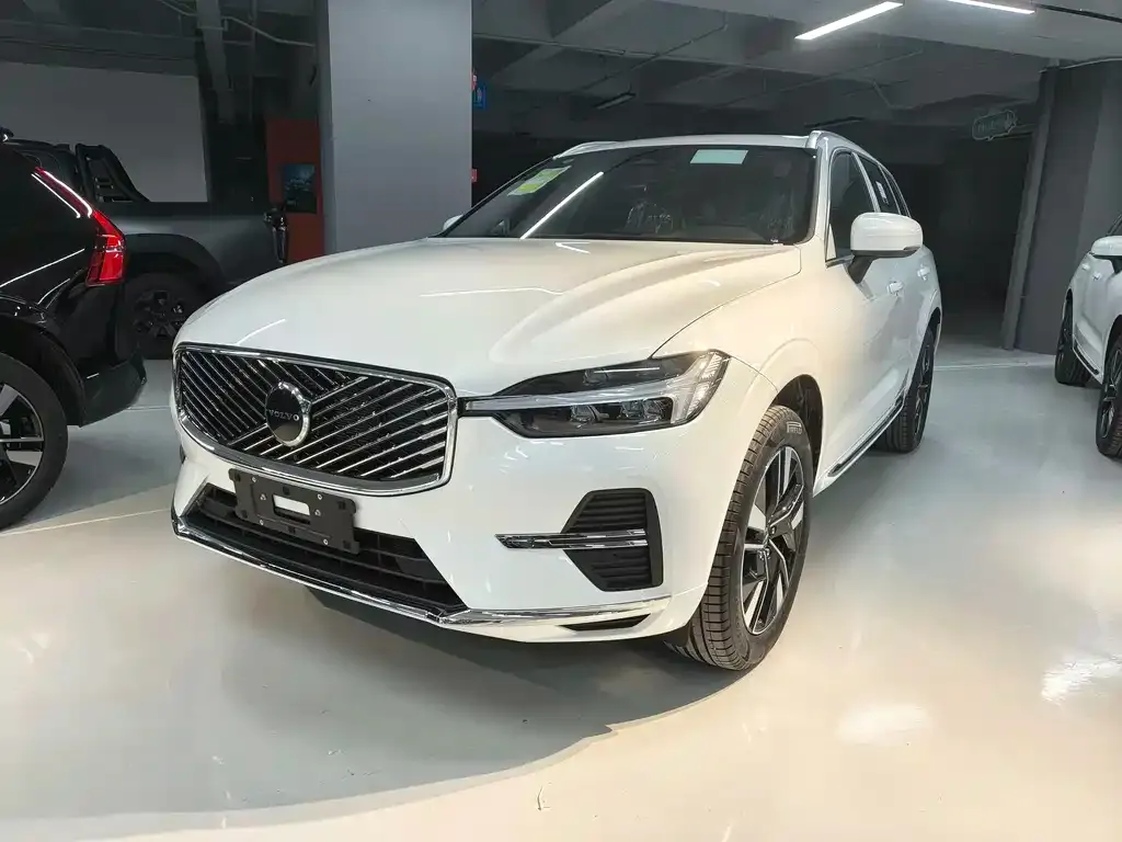 Volvo XC60 — фото 1