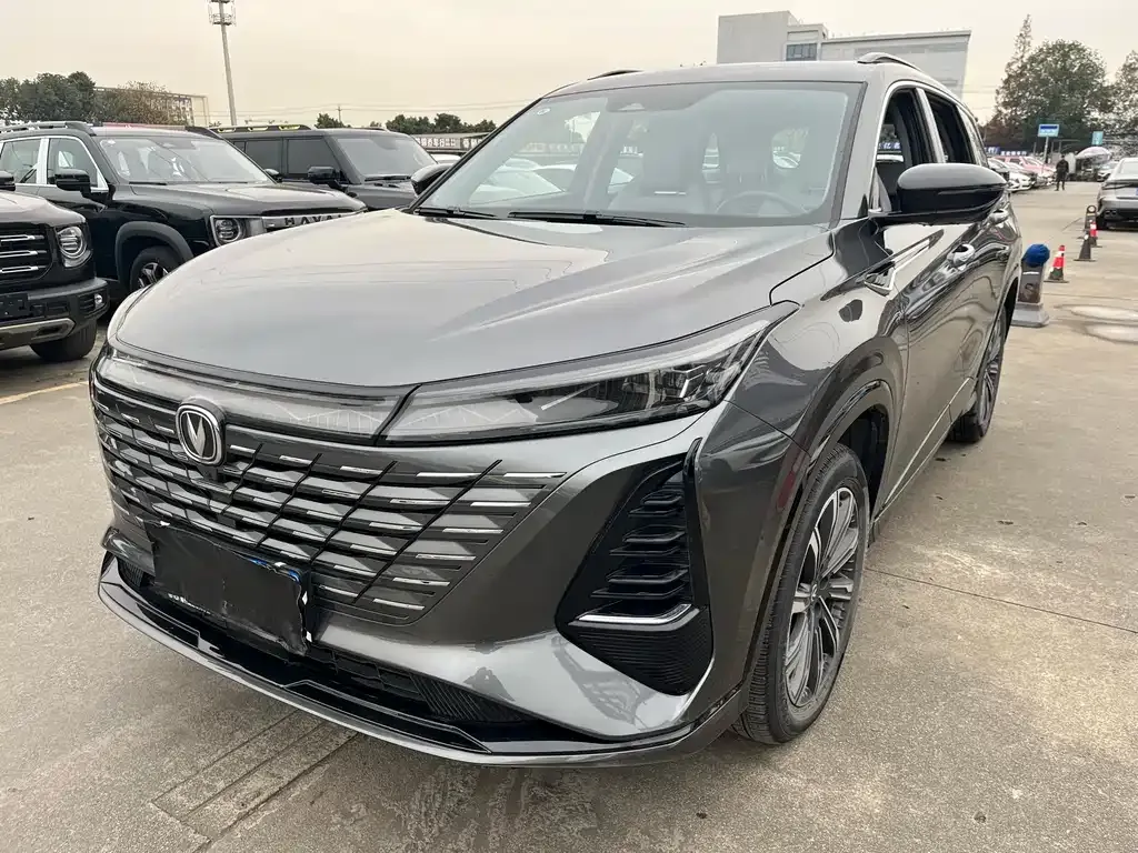 Changan CS75PLUS — фото 1