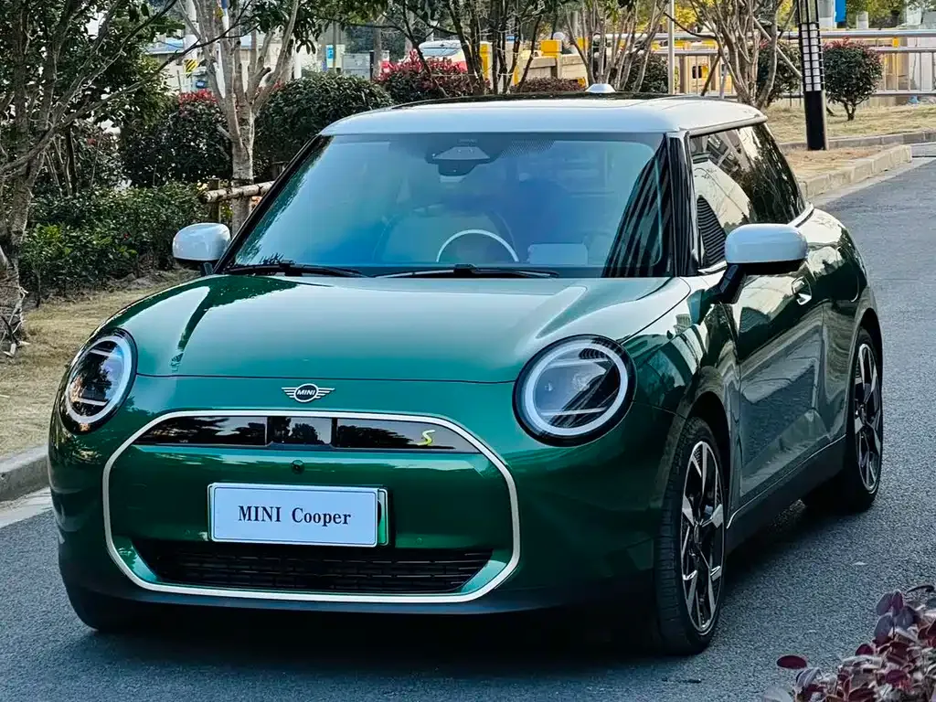 MINI Cooper EV — фото 1