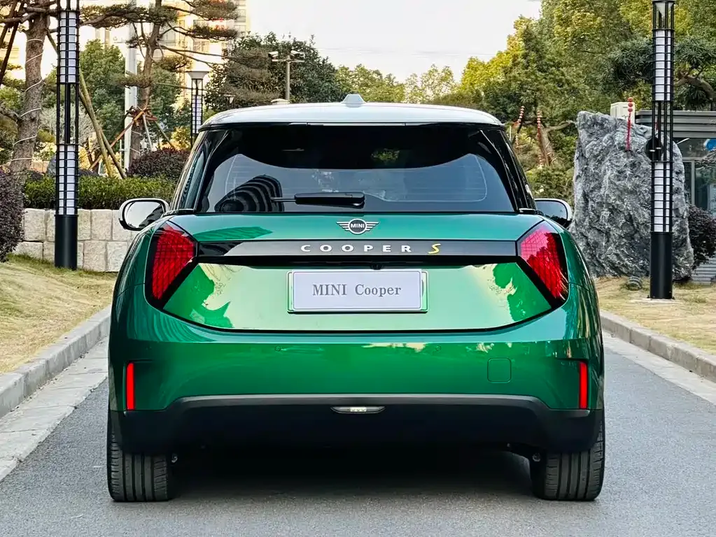 MINI Cooper EV — фото 10