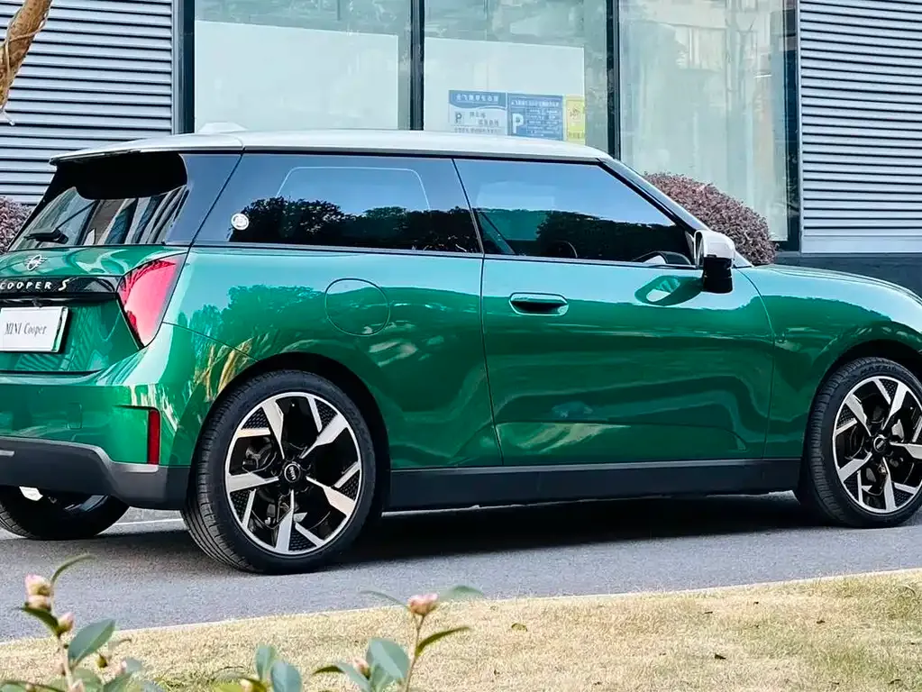 MINI Cooper EV — фото 2