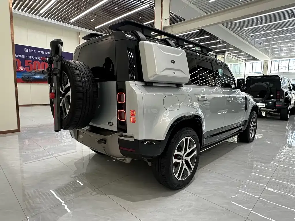 Land Rover Defender — фото 7
