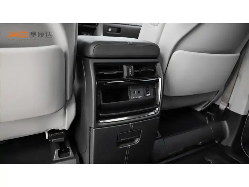 Toyota Alphard — фото 8