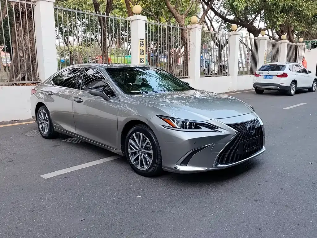 Lexus ES — фото 6