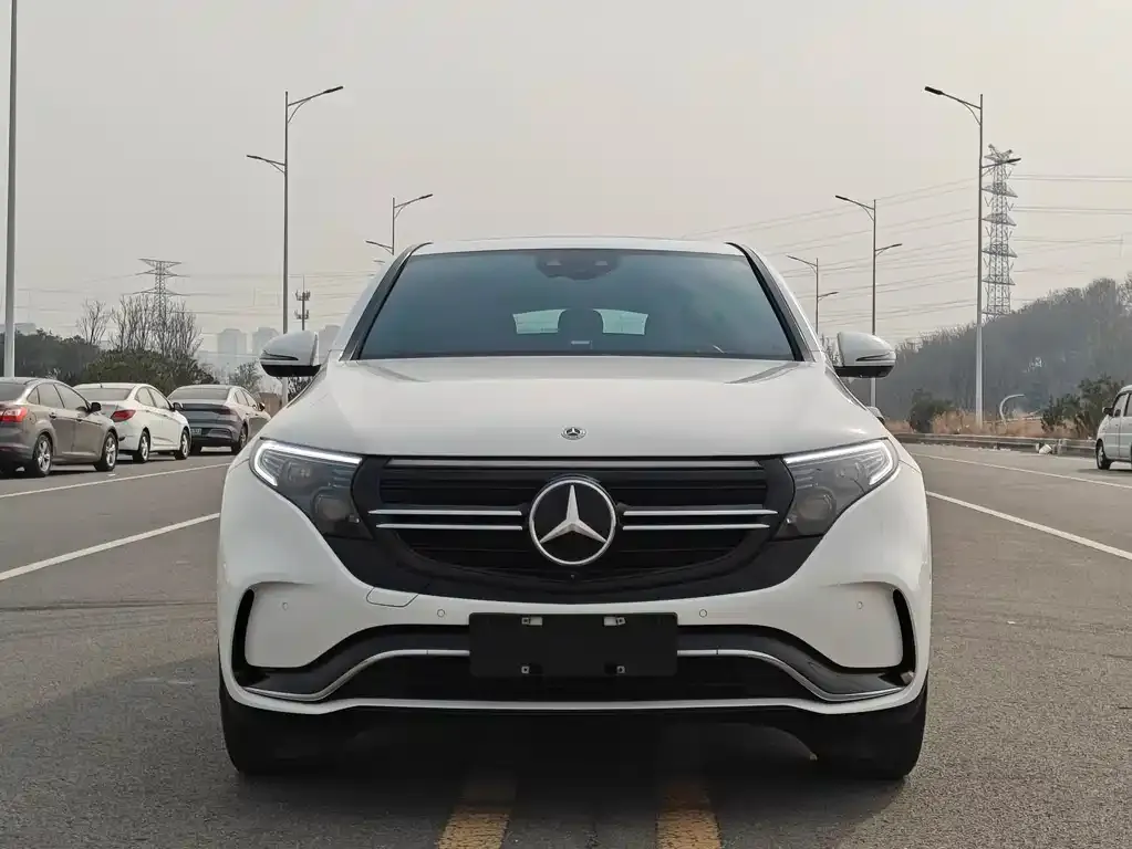Mercedes-Benz EQC — фото 2