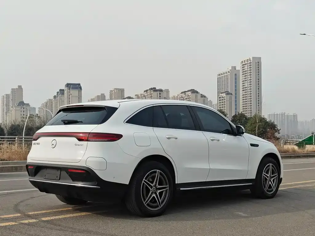 Mercedes-Benz EQC — фото 5