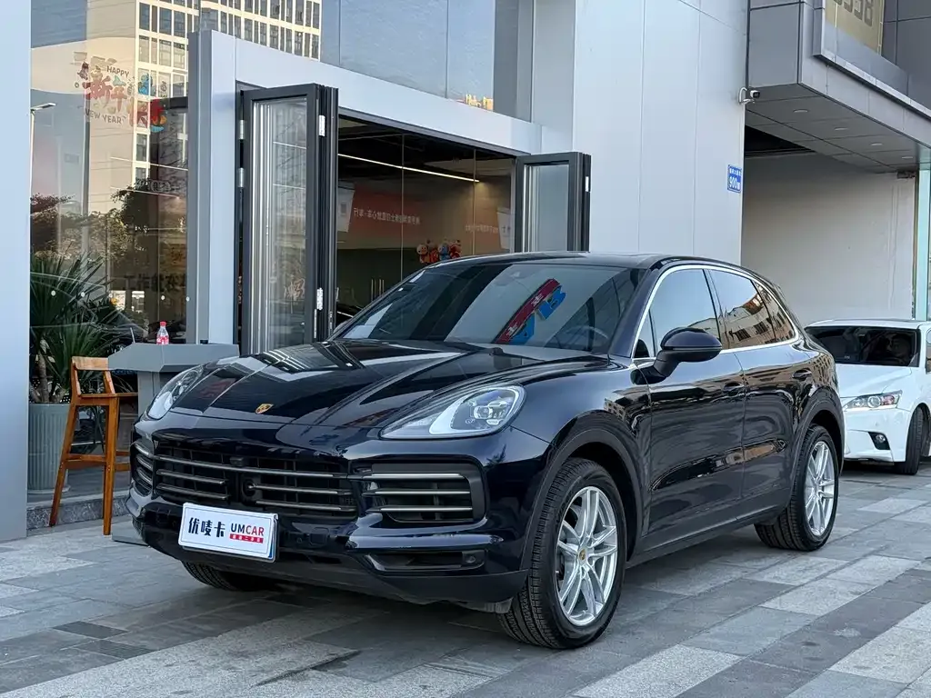 Porsche Cayenne — фото 1
