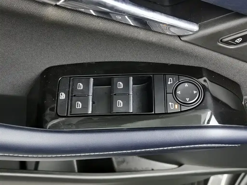 Mazda CX-30 — фото 10