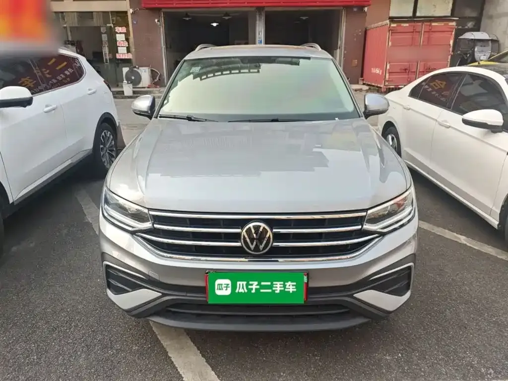 Volkswagen Tiguan L — фото 3
