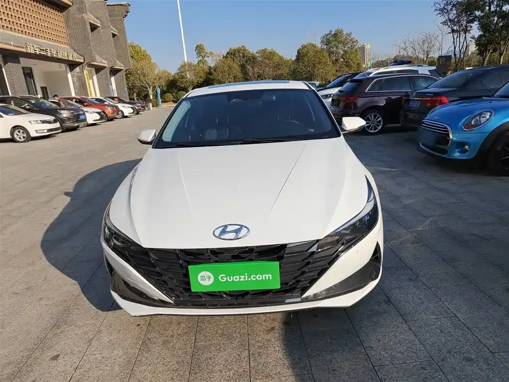 Hyundai Elantra — фото 6