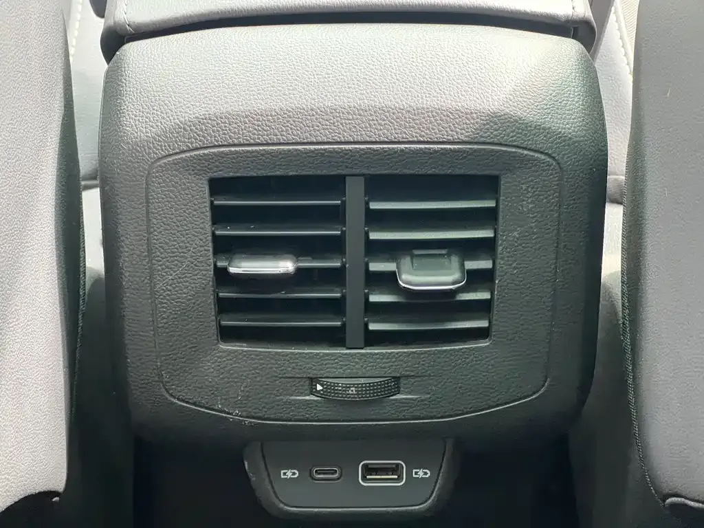 Volkswagen T-Cross — фото 2