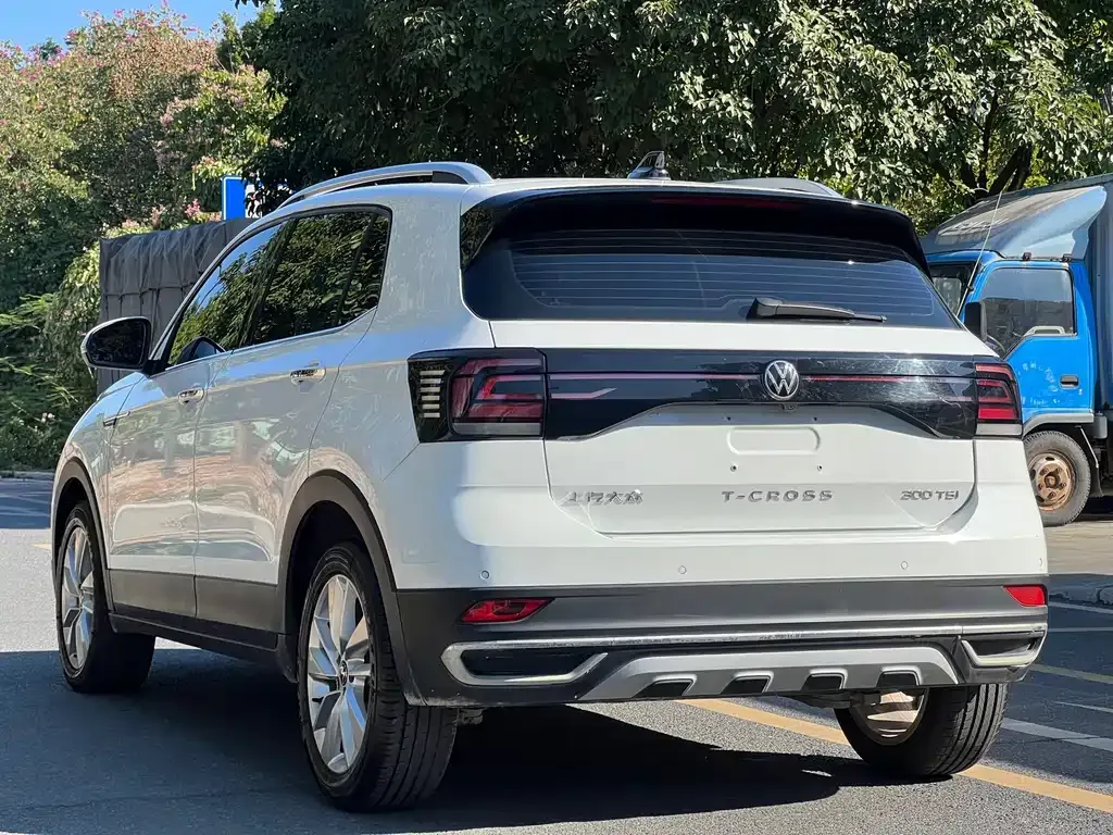 Volkswagen T-Cross — фото 10