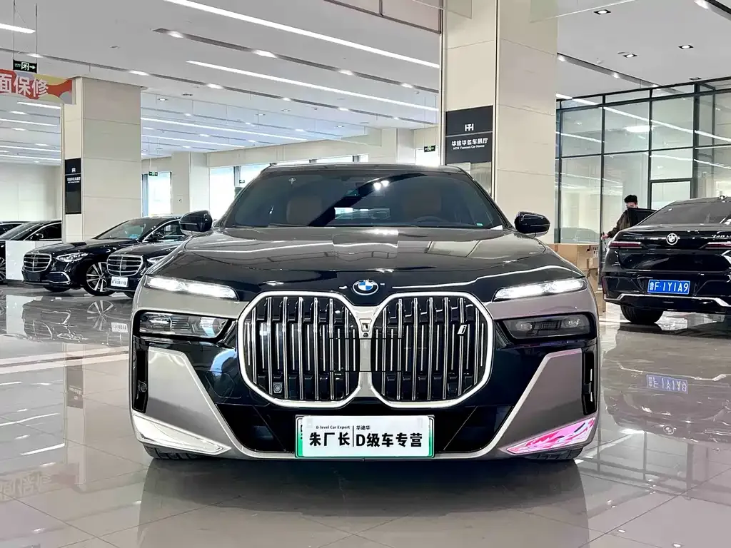 BMW i7 — фото 6