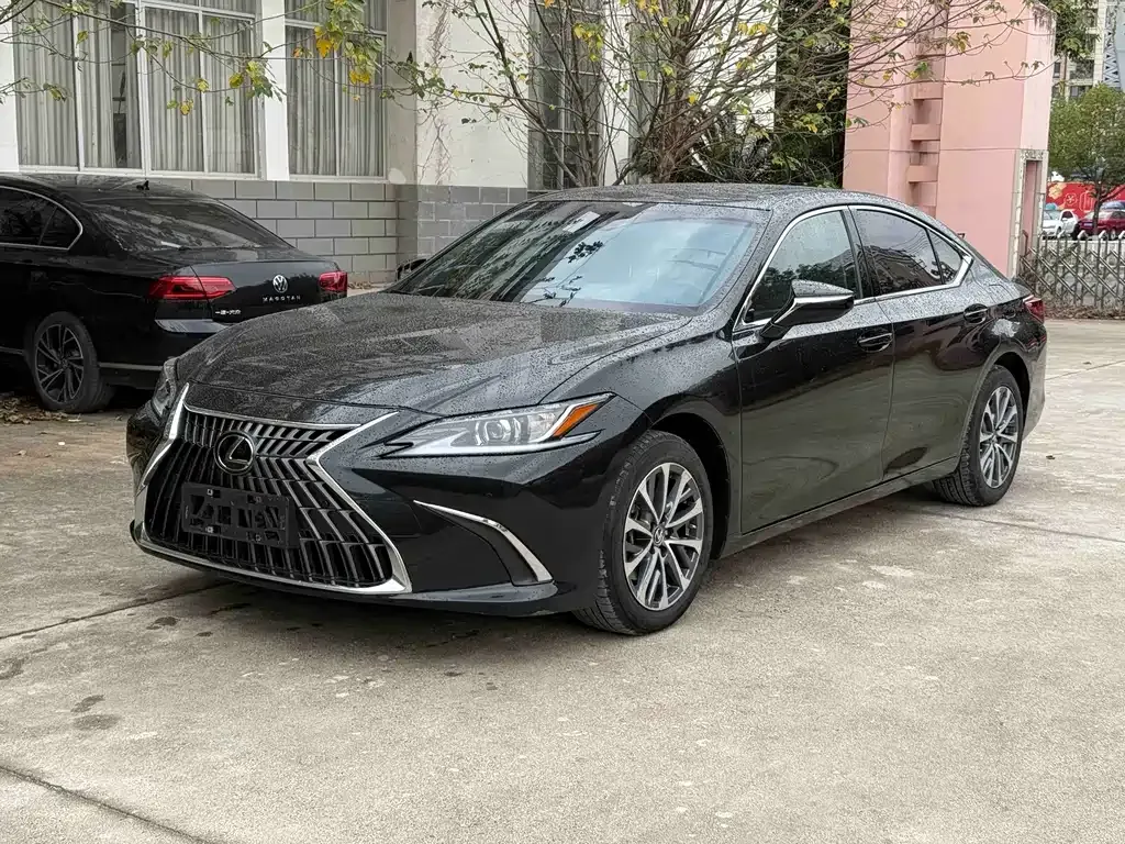 Lexus ES — фото 1