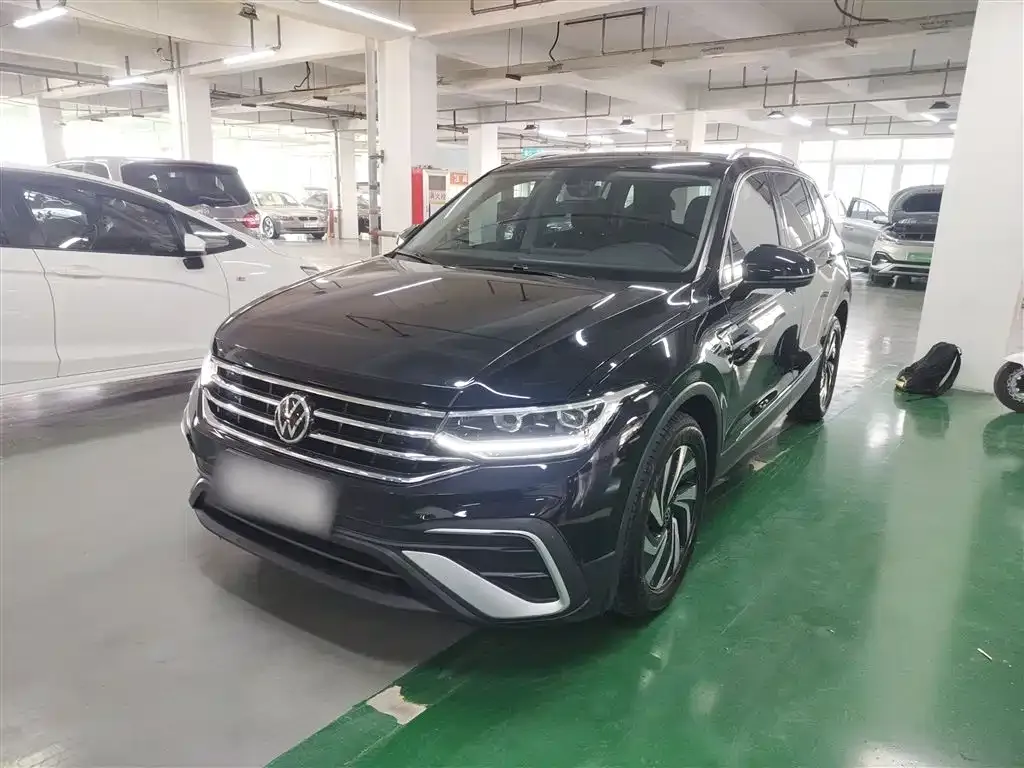 Volkswagen Tiguan L — фото 6