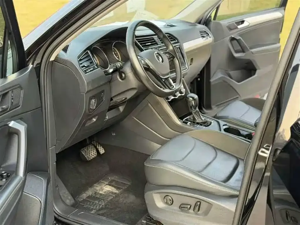 Volkswagen Tiguan L — фото 3