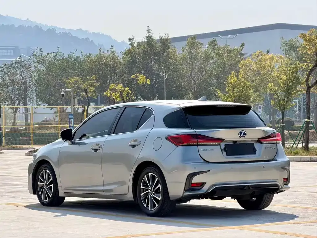 Lexus CT — фото 9