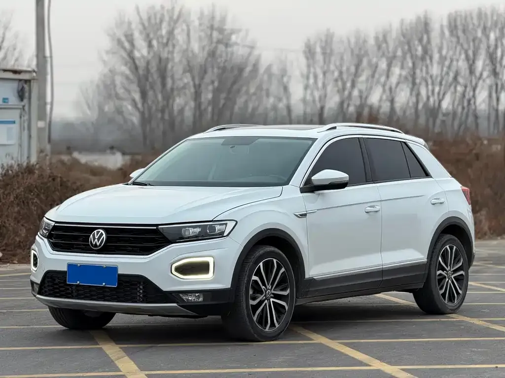 Volkswagen T-Roc — фото 1