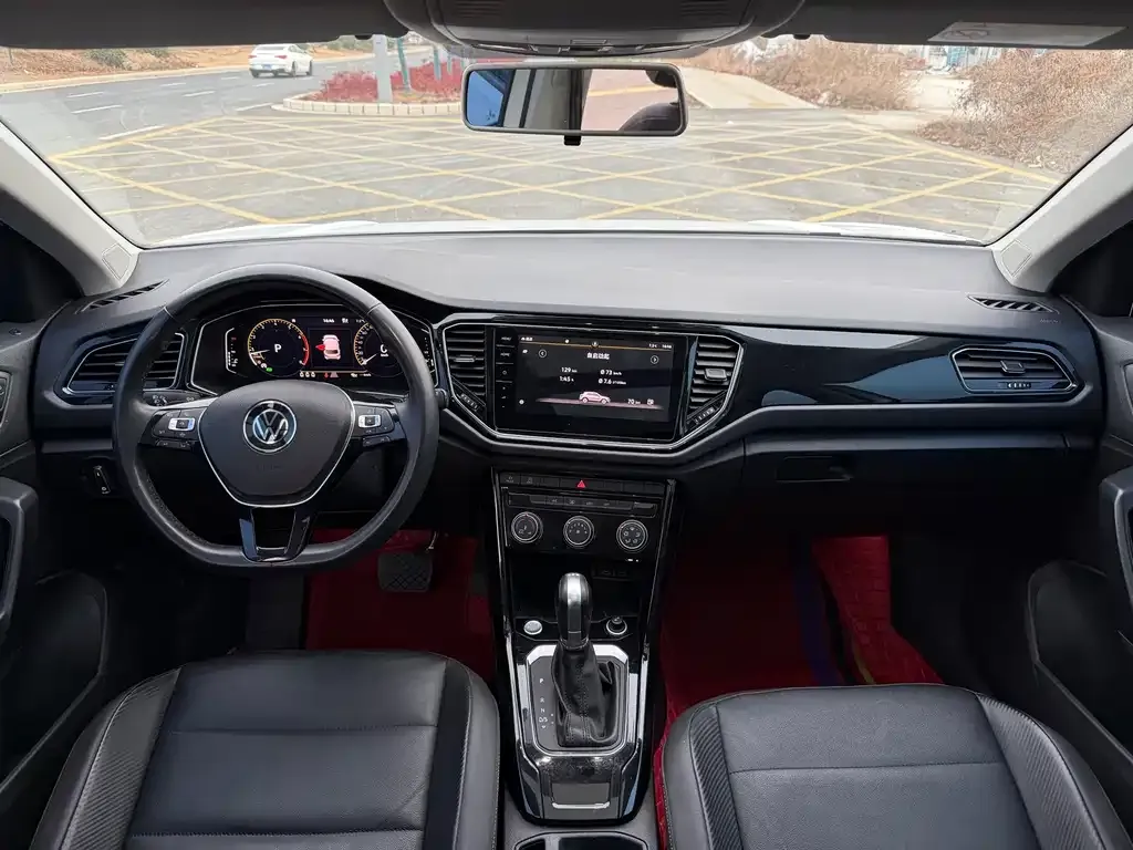 Volkswagen T-Roc — фото 7