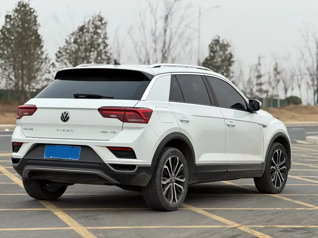 Volkswagen T-Roc — фото 5