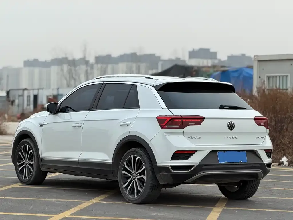 Volkswagen T-Roc — фото 8