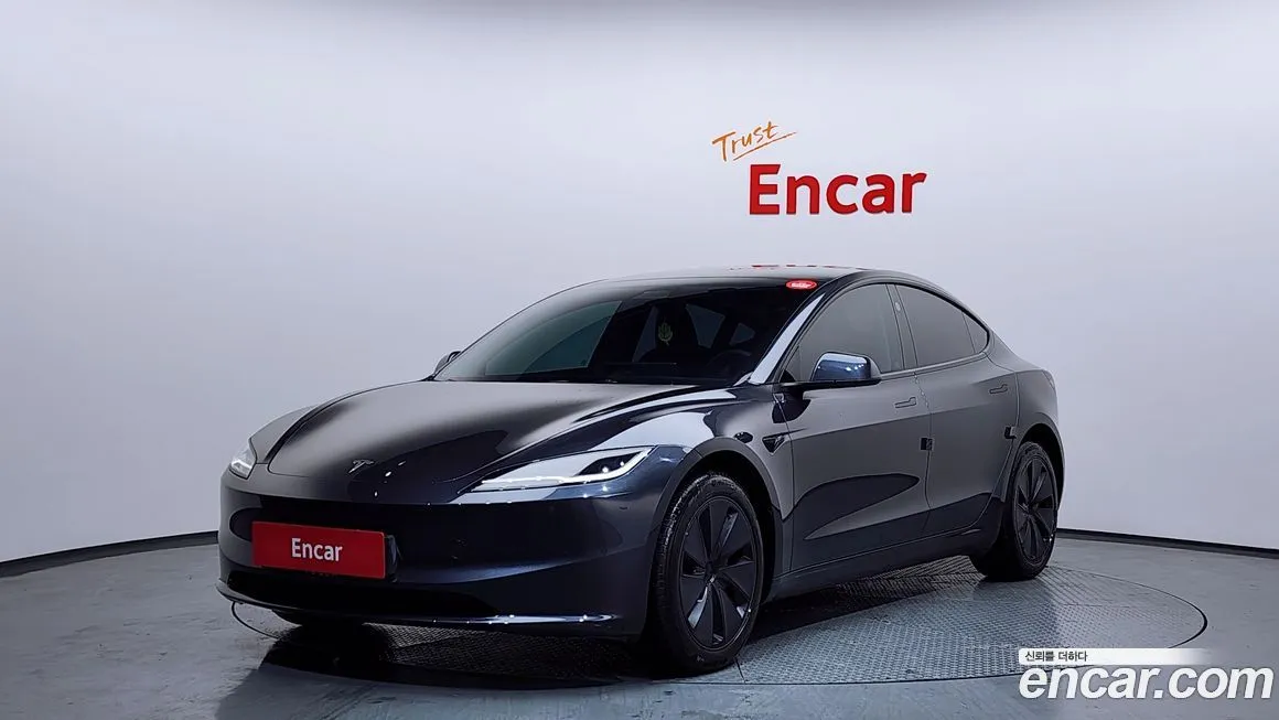 Tesla Model 3 — фото 1