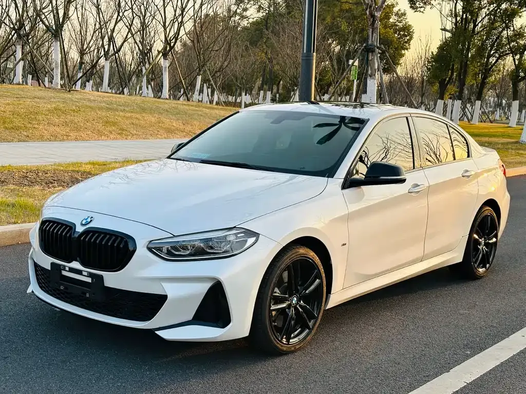 BMW 1 Series — фото 1