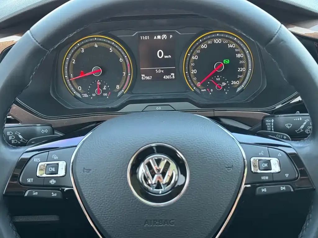 Volkswagen Tharu — фото 4