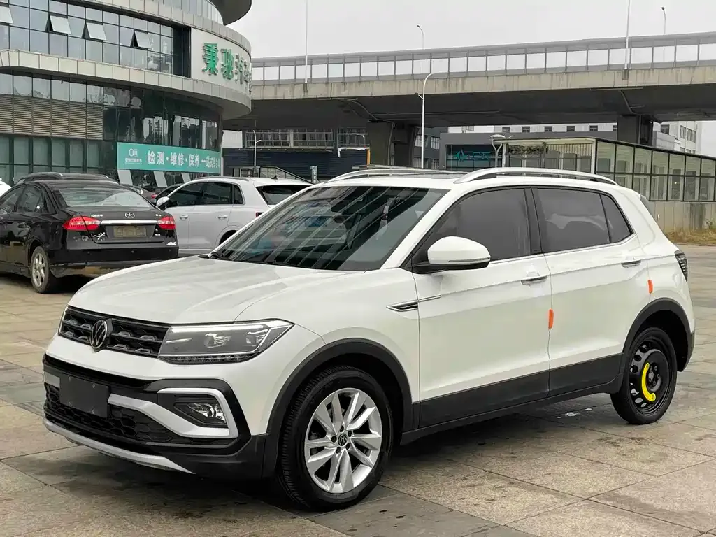 Volkswagen T-Cross — фото 1